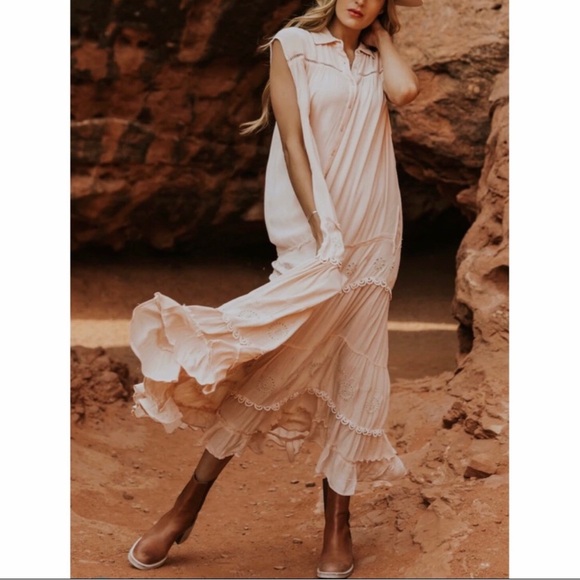 Free People Dresses & Skirts - FREE PEOPLE Pretty Cozy Maxi Ecru Dress